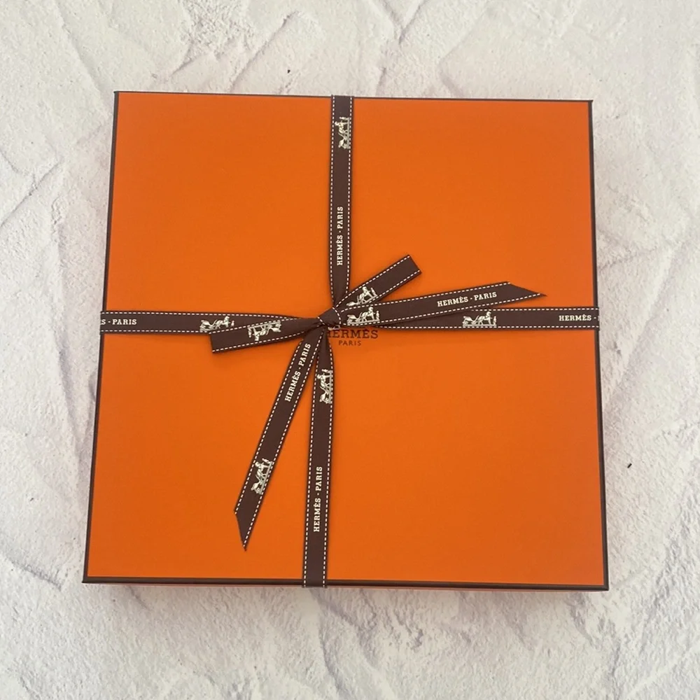 Sealed in box Hermes Pop Up Book with Ribbon - Picture 5 of 5